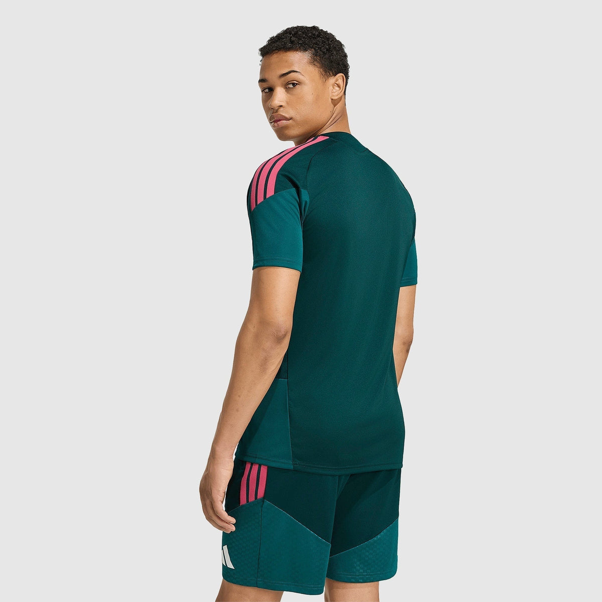Real Madrid Training Jersey 2026/27 - photo 4