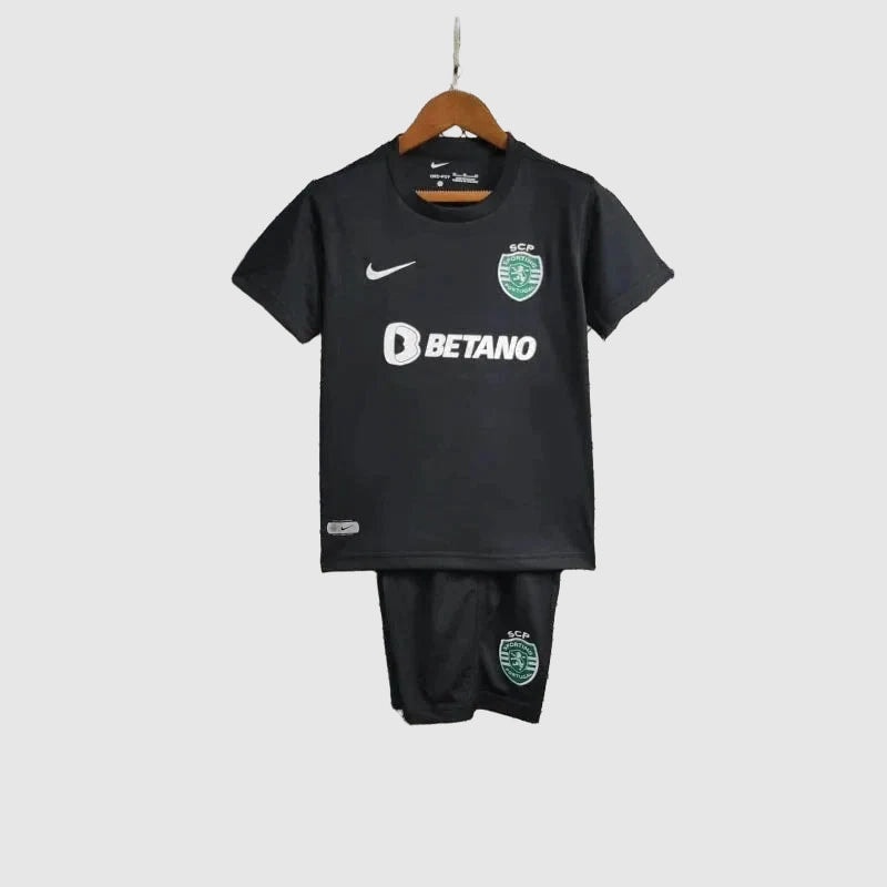 Conjunto Infantil Sporting CP Alternativa 24/25 Modelo 3