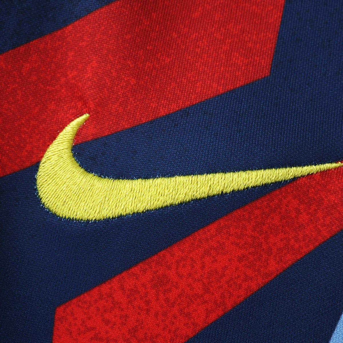 Barcelona Pre-Match Fourth Jersey 2025/26 - photo 3