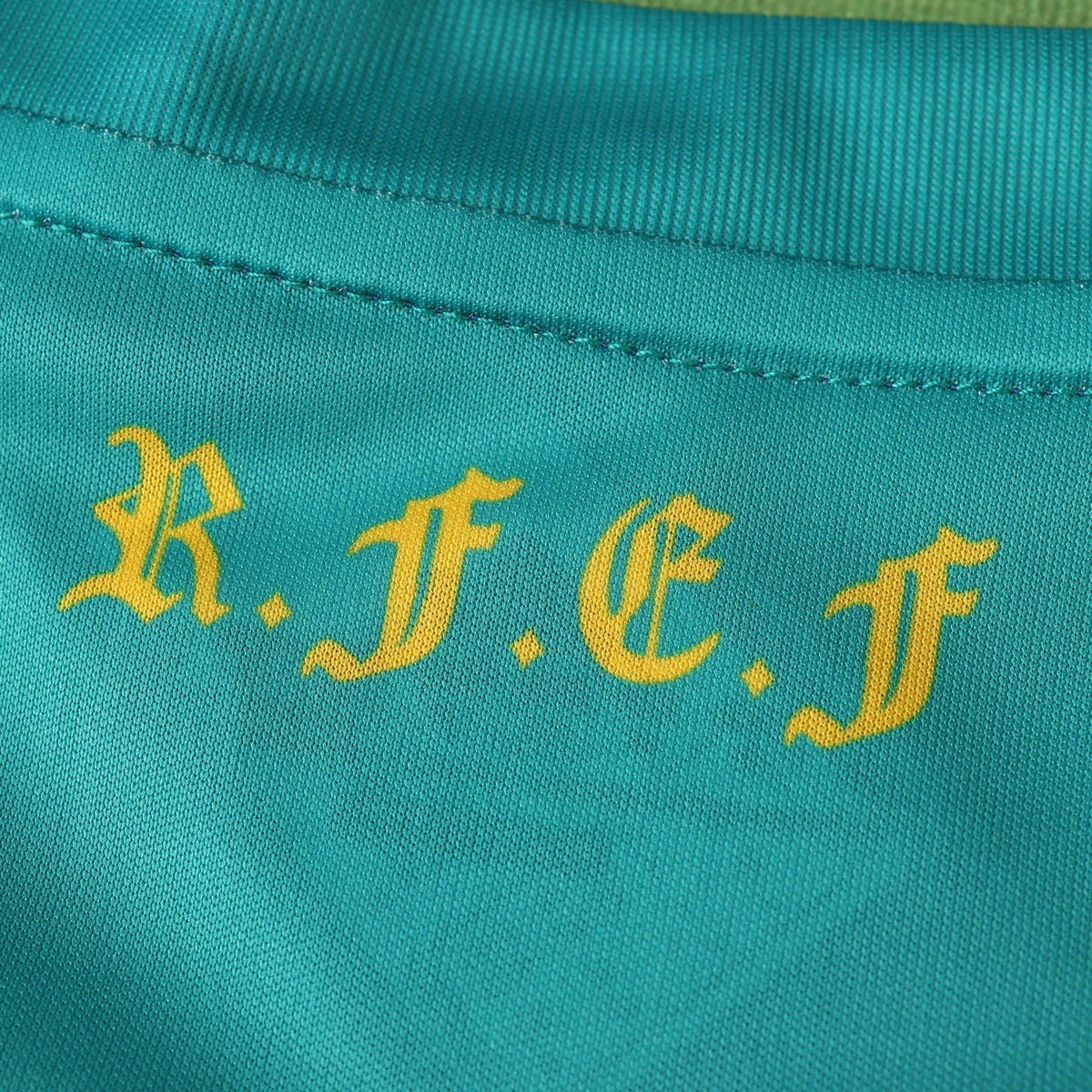 Spain Retro Goalkeeper Jersey 2010 - photo 5